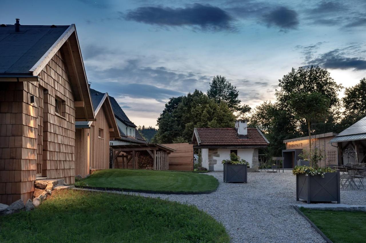 Forstgut - Premium Waldchalets Und Lodge Suiten Regen Exterior foto